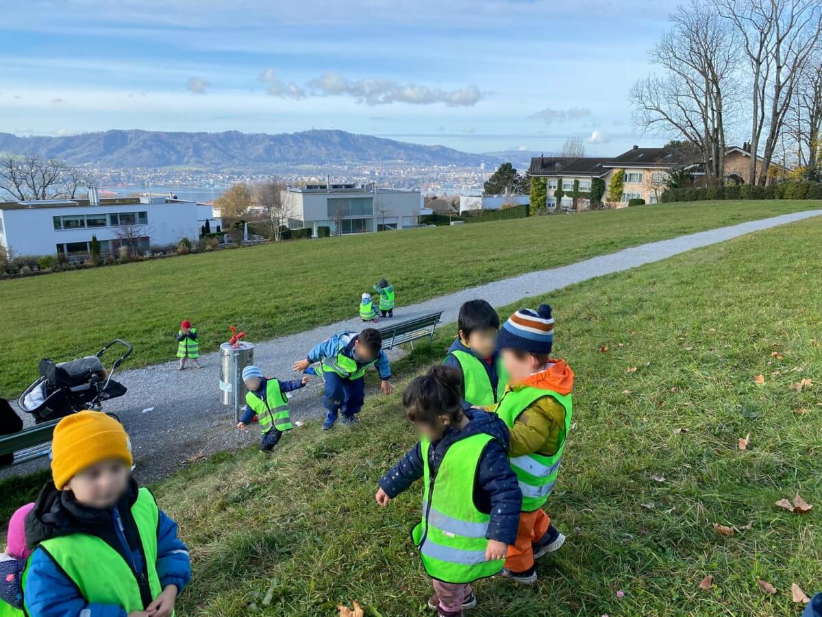 Draussen - Kinderkrippe und Waldkinderkrippe Blüemli in Zürich Witikon