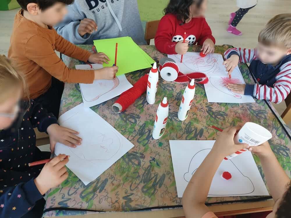 Samichlaus Hut basteln - Kinderkrippe und Waldkinderkrippe Blüemli in Zürich Witikon