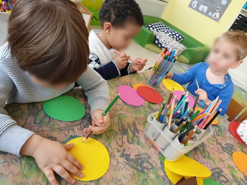 wir basteln luftballone kinderkrippe und waldkinderkrippe blueemli in zuerich witikon