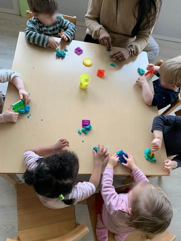 mit knete basteln kinderkrippe und wald kinderkrippe blueemli in zuerich witikon