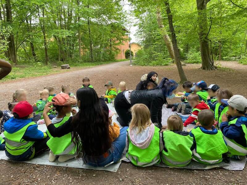 alle im wald kinderbetreuung blueemli kinderkrippe und waldkinderkrippe