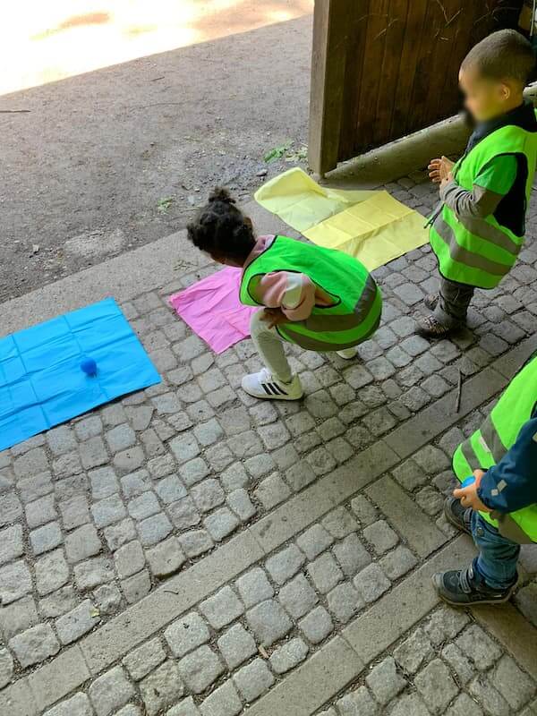 baelle nach farbe sortieren kinderbetreuung blueemli kinderkrippe und waldkinderkrippe