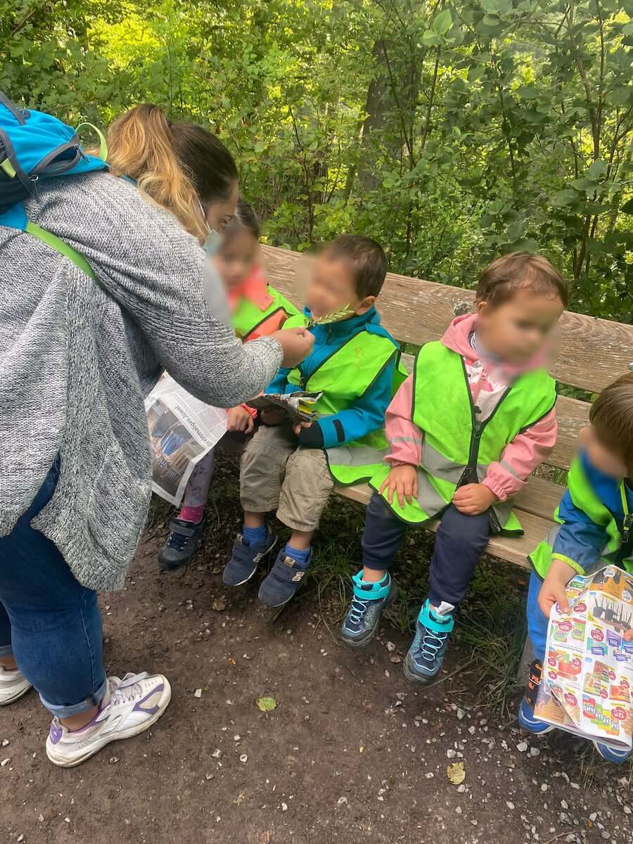 wie fuehlt sich der wald an kinderbetreuung kinderkrippe und waldkinderkrippe blueemli in zuerich witikon