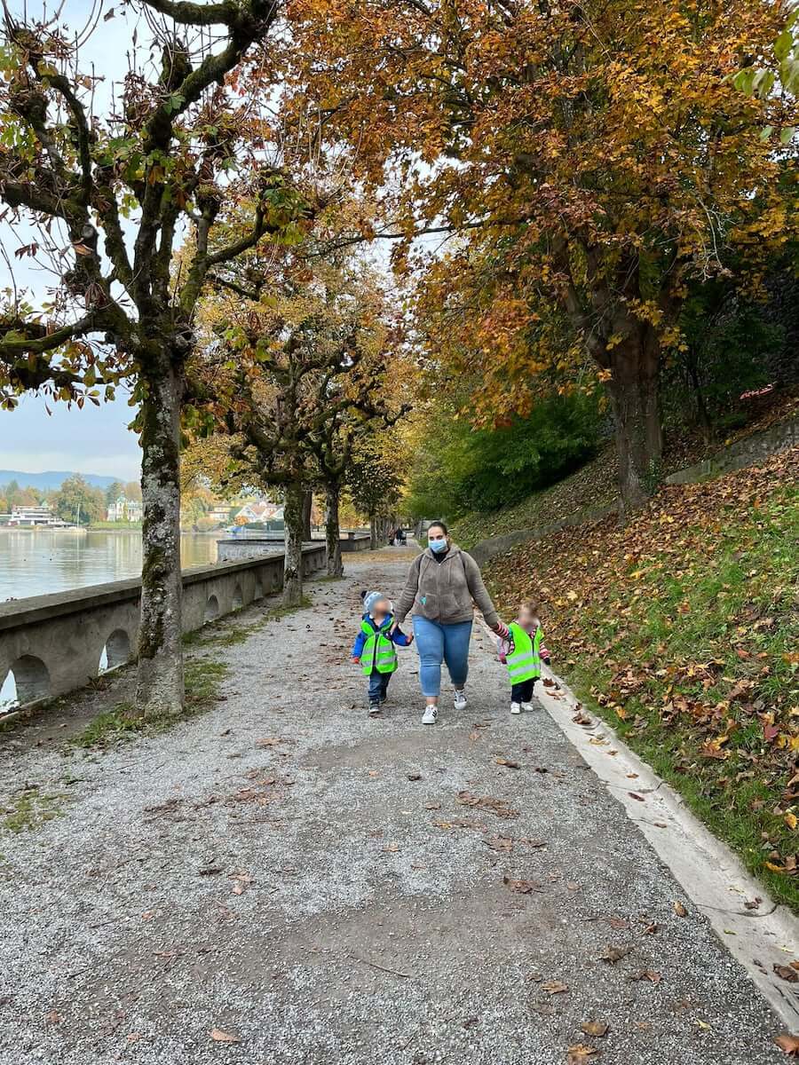 spaziergang im rapperswil kinderbetreuung kinderkrippe und waldkinderkrippe blueemli in zuerich witikon