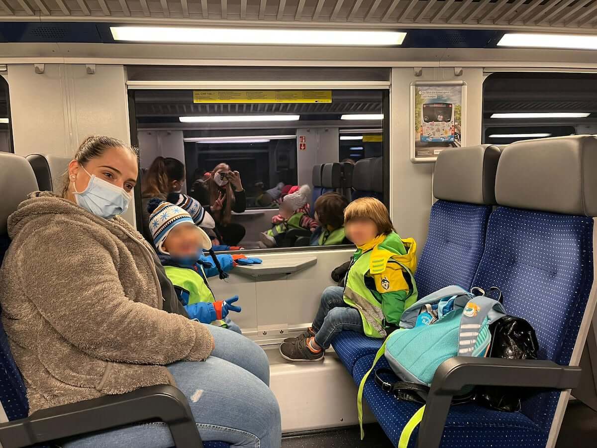 wir fahren s bahn kinderbetreuung kinderkrippe und waldkinderkrippe blueemli in zuerich witikon