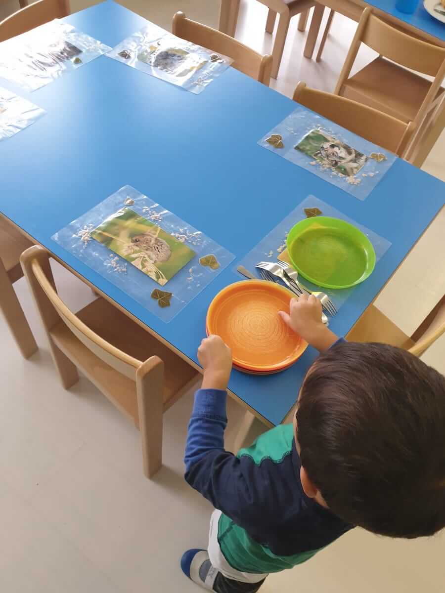 zmittag tischen kinderbetreuung kinderkrippe und waldkinderkrippe blueemli in zuerich witikon