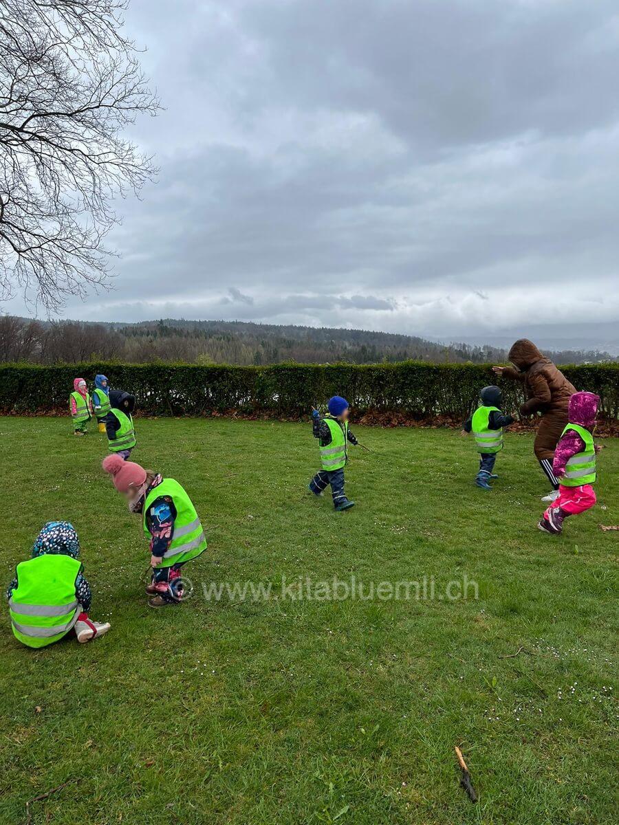 spass im regen kinderbetreuung kinderkrippe und waldkinderkrippe blueemli in zuerich witikon