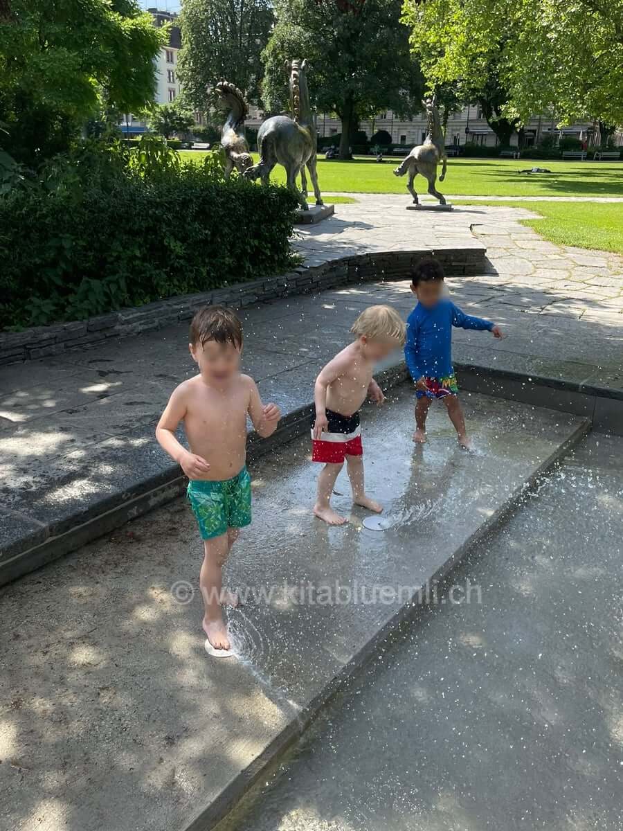 badespass kinderbetreuung kinderkrippe und waldkinderkrippe blueemli in zuerich witikon