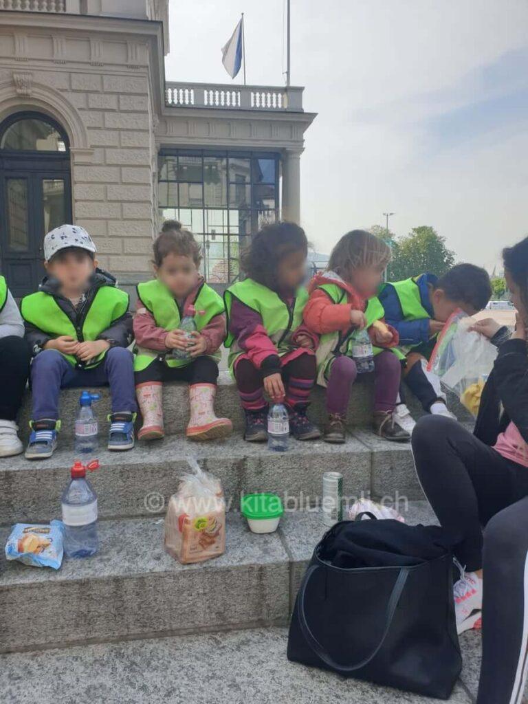 pause beim opernhaus kinderbetreuung kinderkrippe und waldkinderkrippe blueemli in zuerich witikon