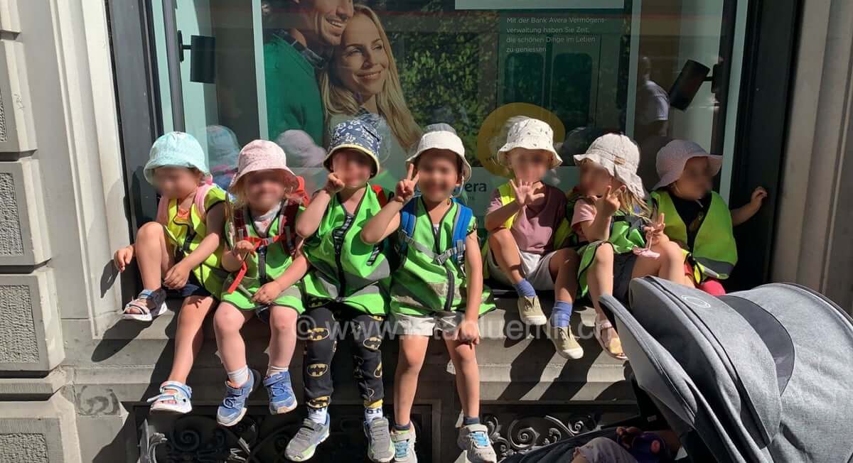 unterwegs in zueri kinderbetreuung kinderkrippe und waldkinderkrippe blueemli in zuerich witikon