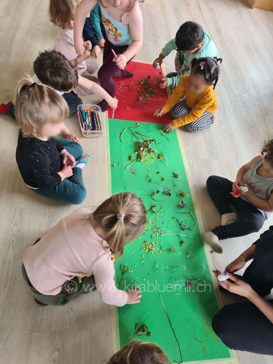 basteln mit bluetenblaettern kinderbetreuung kinderkrippe und waldkinderkrippe blueemli in zuerich witikon