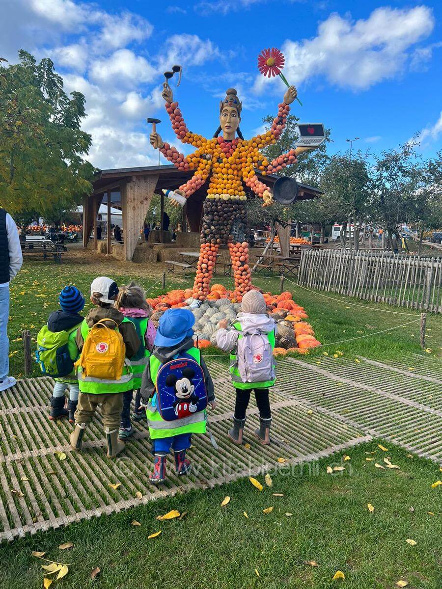 juckerhof ausflug kinderbetreuung kinderkrippe und waldkinderkrippe blueemli in zuerich witikon