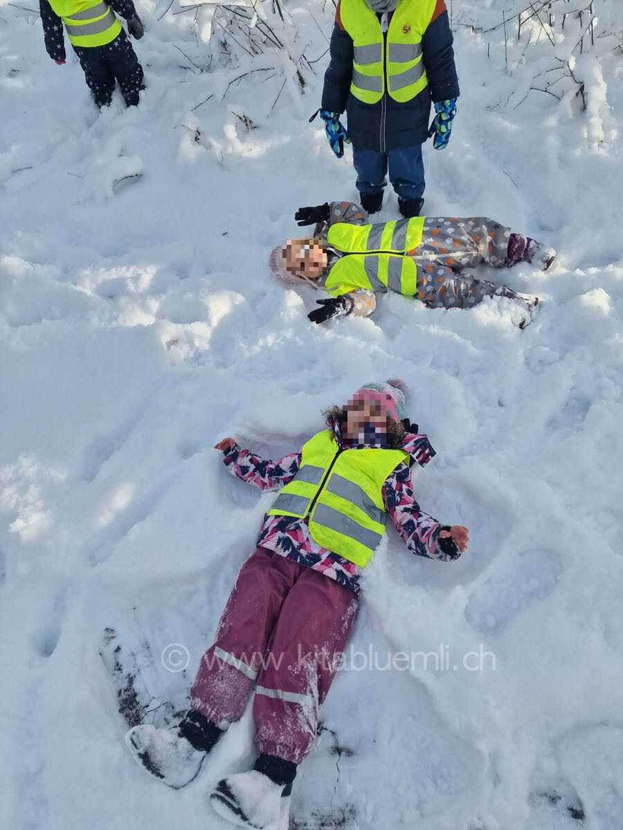 schneeengel spass kinderbetreuung kinderkrippe und waldkinderkrippe blueemli in zuerich witikon