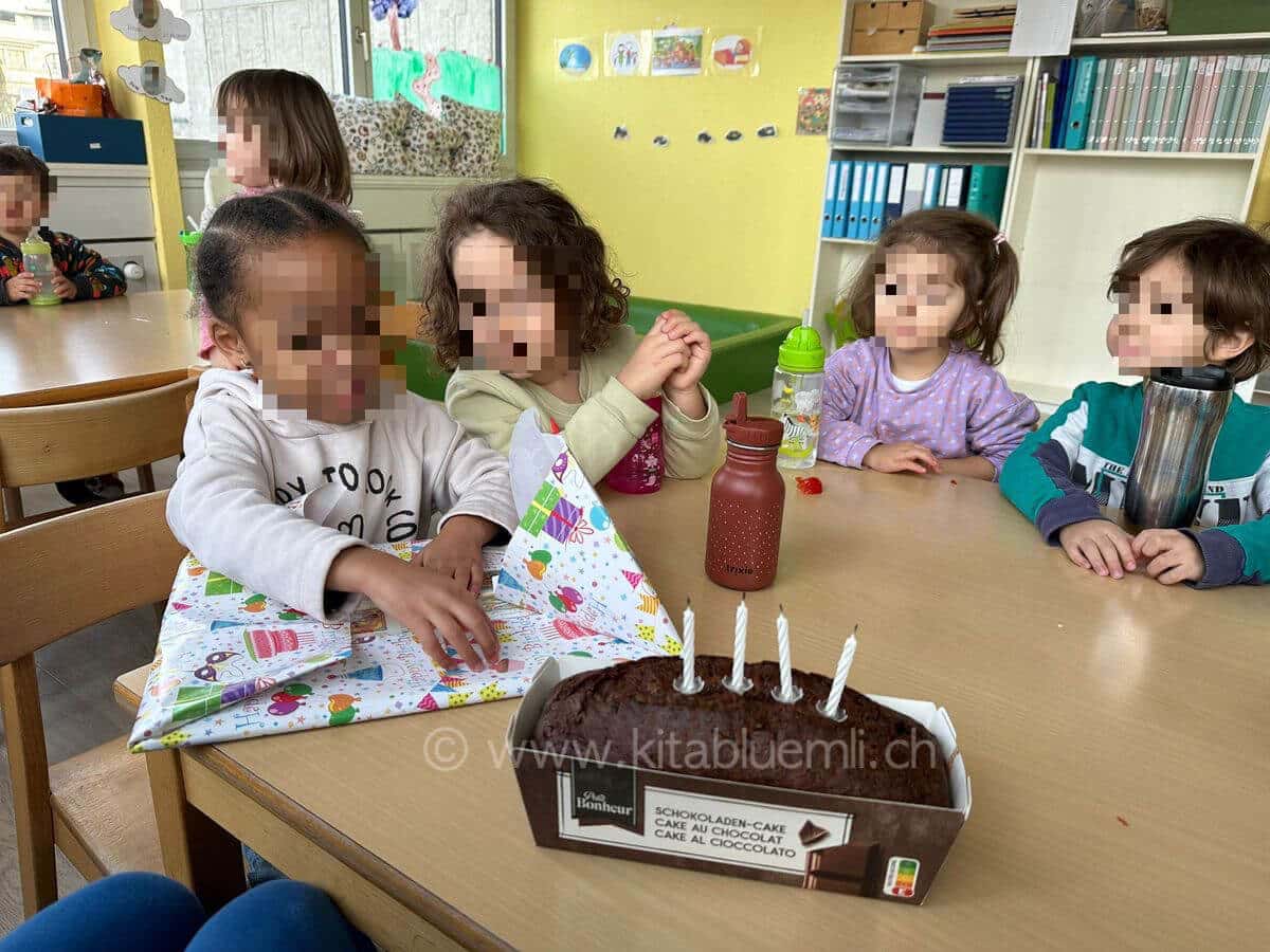 geburtstag feiern in der kita kinderbetreuung kinderkrippe und waldkinderkrippe blueemli in zuerich witikon