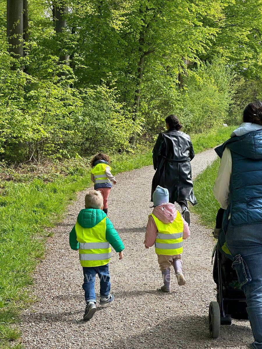 wer ist schneller kinderbetreuung kinderkrippe und waldkinderkrippe blueemli in zuerich witikon