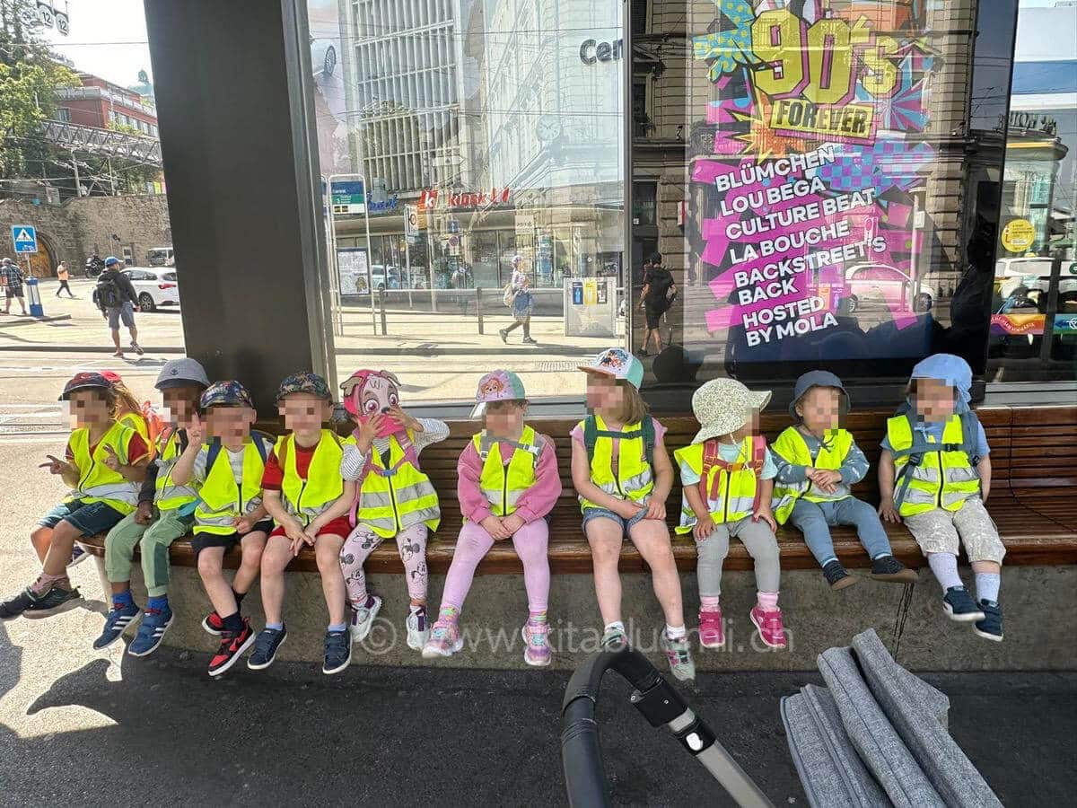 gemeinsam unterwegs kinderbetreuung kinderkrippe und waldkinderkrippe blueemli in zuerich witikon