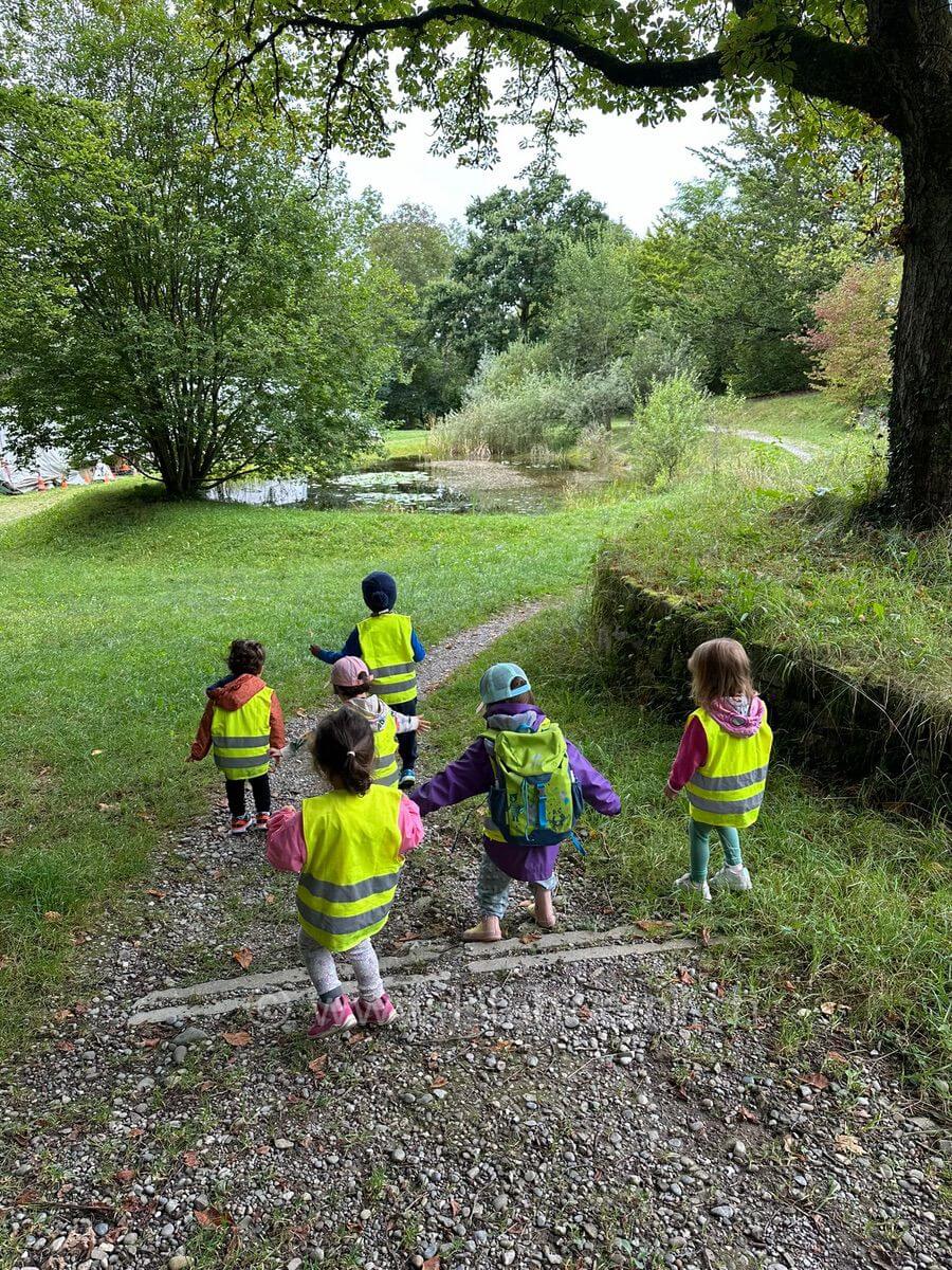 teich erkunden kinderbetreuung kinderkrippe und waldkinderkrippe blueemli in zuerich witikon