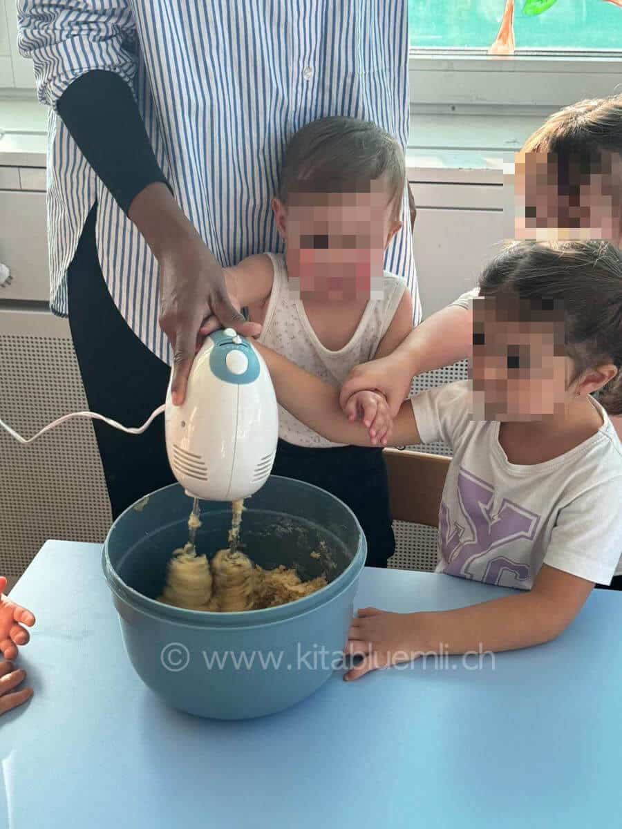 halloween kekse backen kinderbetreuung kinderkrippe und waldkinderkrippe blueemli in zuerich witikon