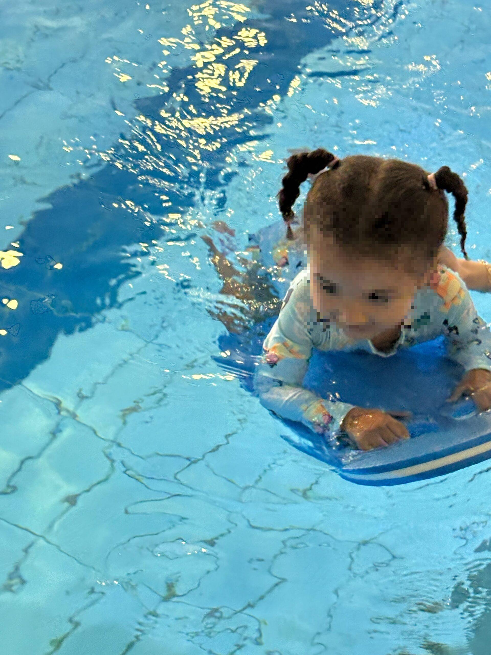Schwimmunterricht in der Kinderkrippe – erste Erfolgserlebnisse auf dem Wasser