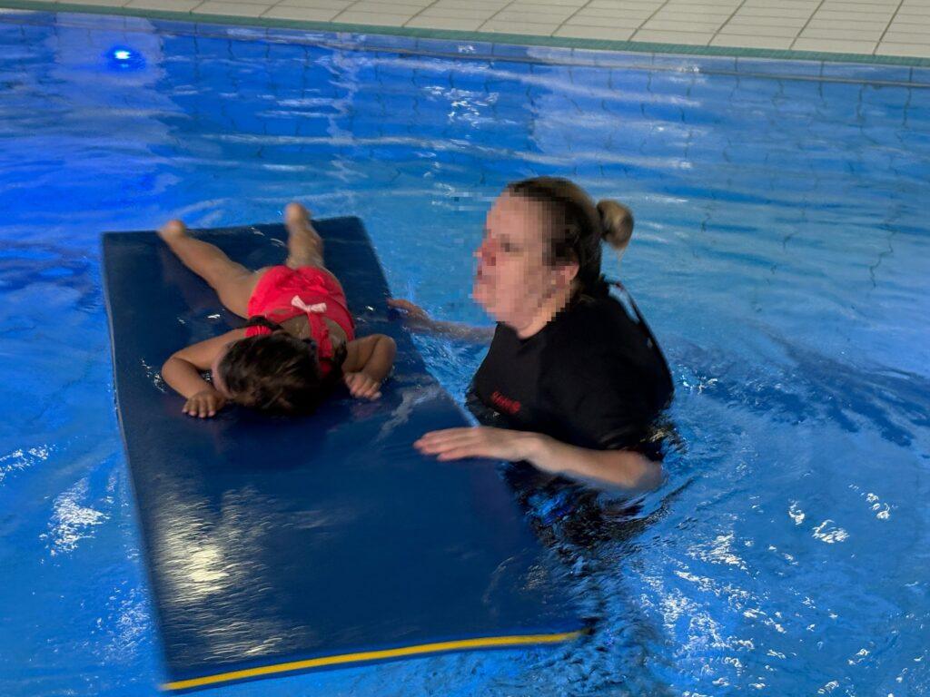 Schwimmunterricht – jede Woche ein neues Wasserabenteuer in der KiTa Blüemli