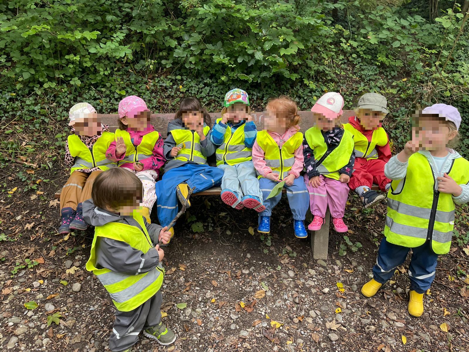 Waldgruppe Kinderkrippe begeistert mit Naturerlebnis