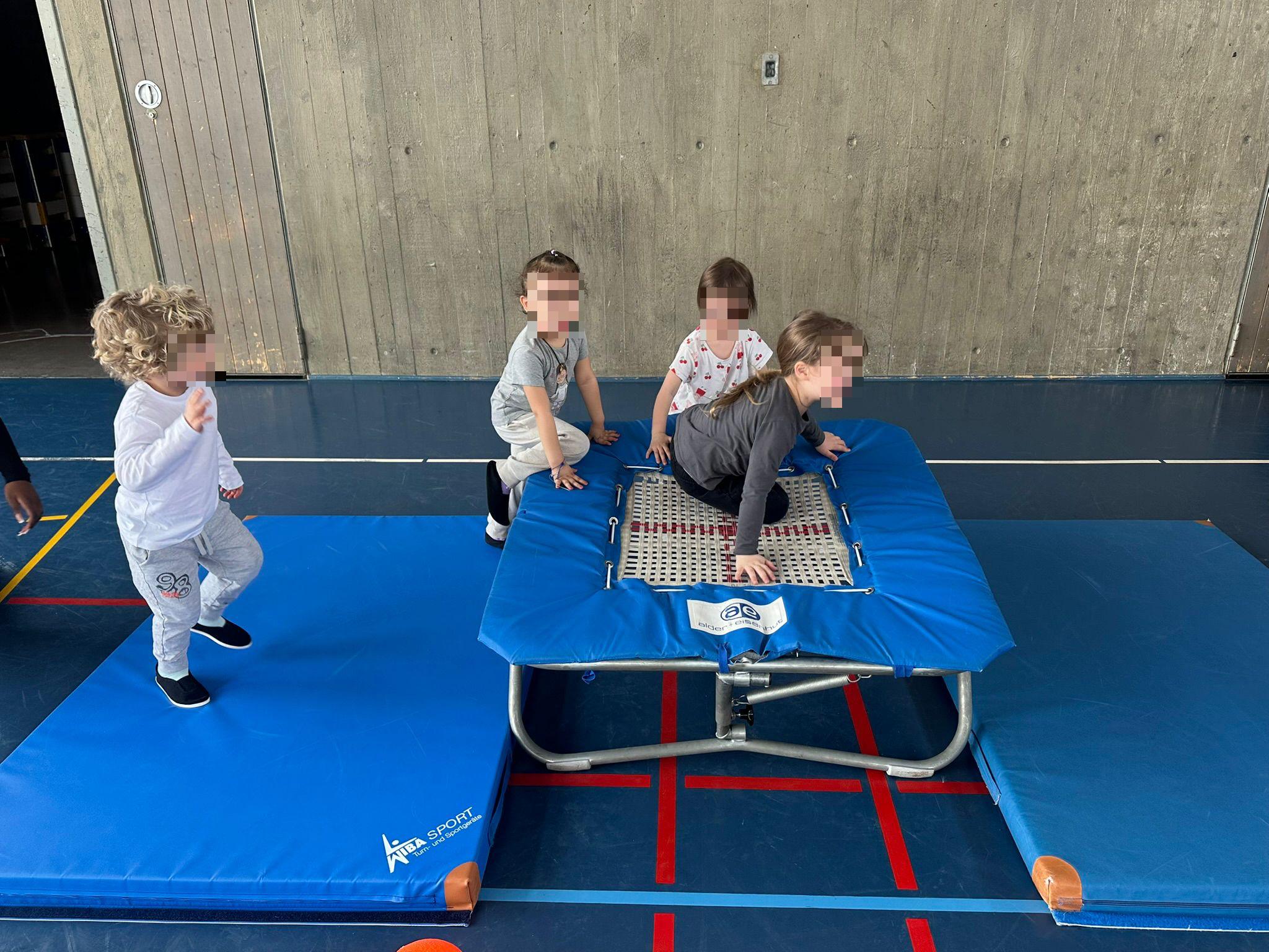 Turnhalle Kinder Bewegung 5 starke Effekte